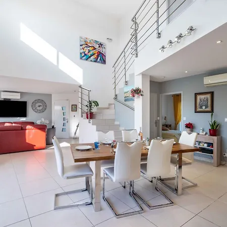 Villa Du Capiscol By Interhome